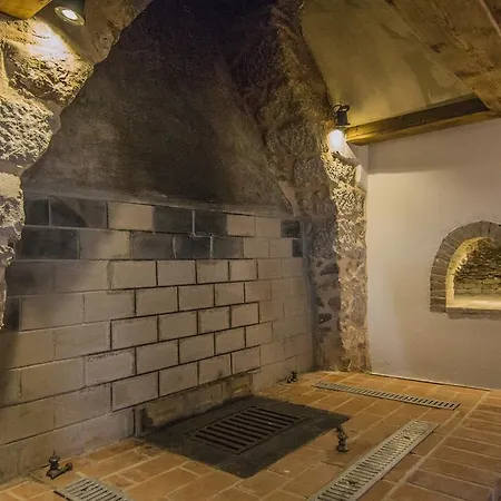 Ca'pietra, Rustic Stone House *