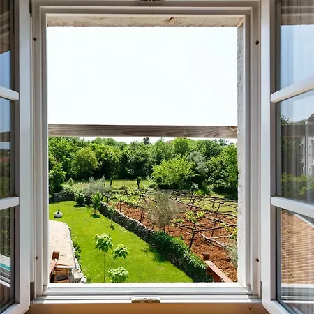 Ca'pietra, Rustic Stone House