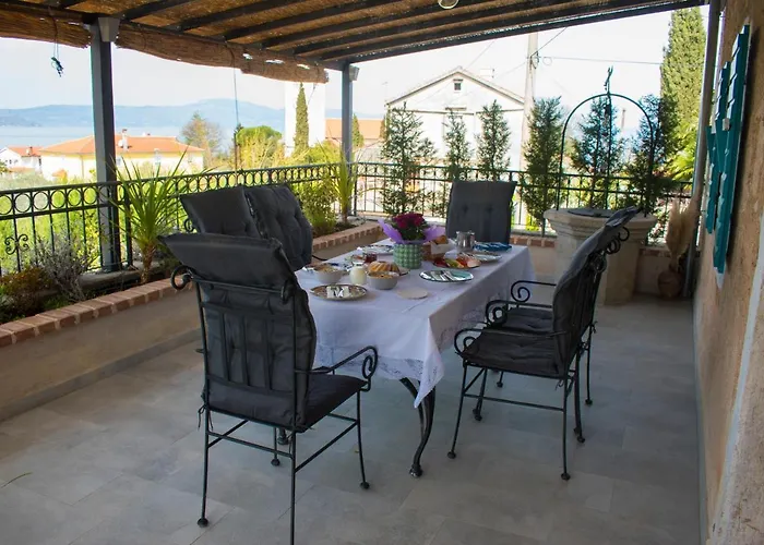 Ca'pietra, Rustic Stone House *