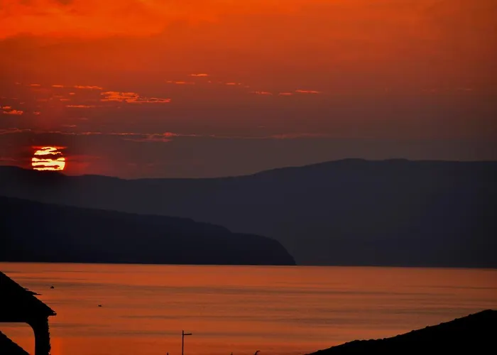Vilă Ca'pietra, Rustic Stone House *