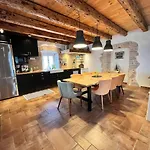 Ca'pietra, Rustic Stone House מאלינסקה
