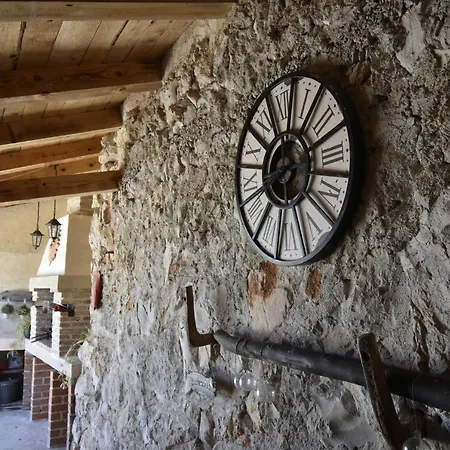 Ca'pietra, Rustic Stone House וילה