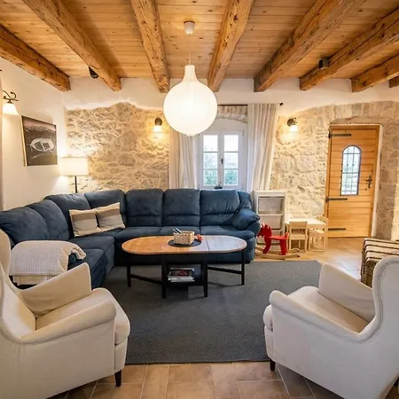 Ca'pietra, Rustic Stone House Villa