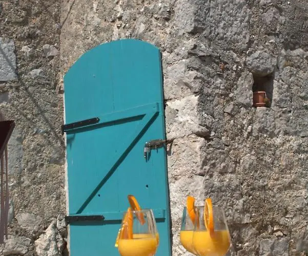 Ca'pietra, Rustic Stone House *