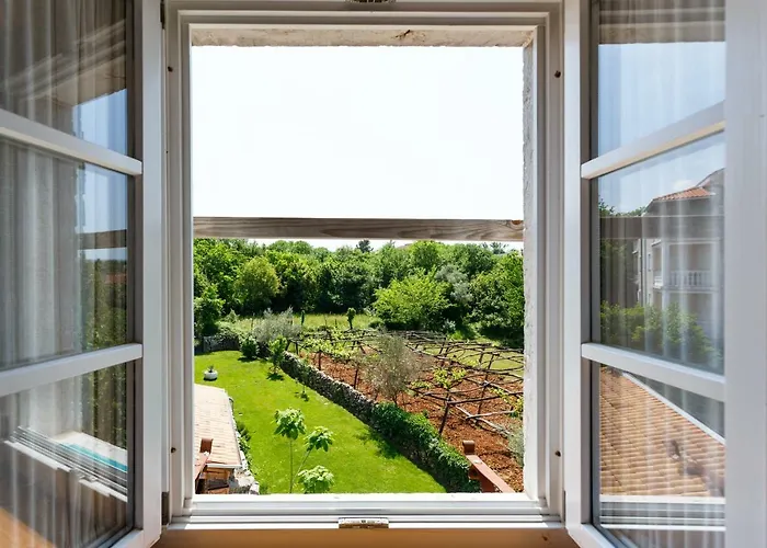 Ca'pietra, Rustic Stone House