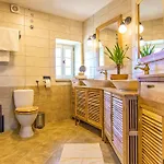 Villa Ca'pietra, Rustic Stone House Malinska