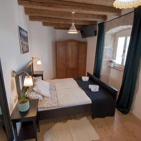 Ca'pietra, Rustic Stone House 빌라