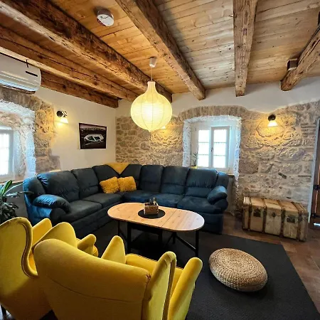 Ca'pietra, Rustic Stone House *