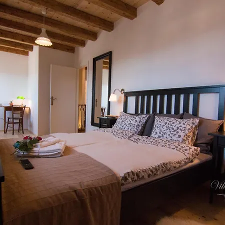 Ca'pietra, Rustic Stone House 말린스카