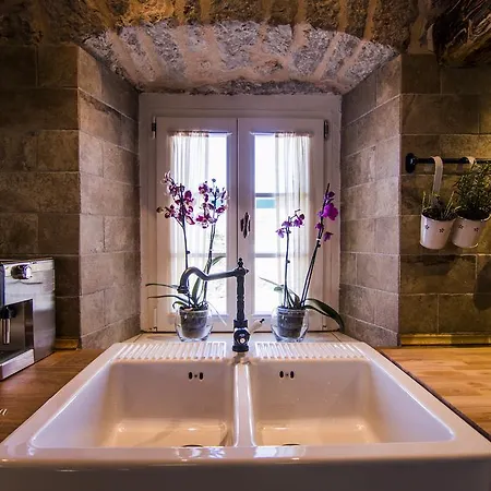 Ca'pietra, Rustic Stone House
