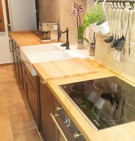 Ca'pietra, Rustic Stone House 말린스카