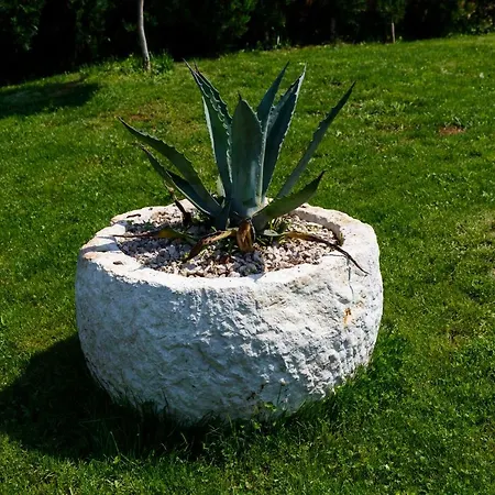 Ca'pietra, Rustic Stone House 말린스카