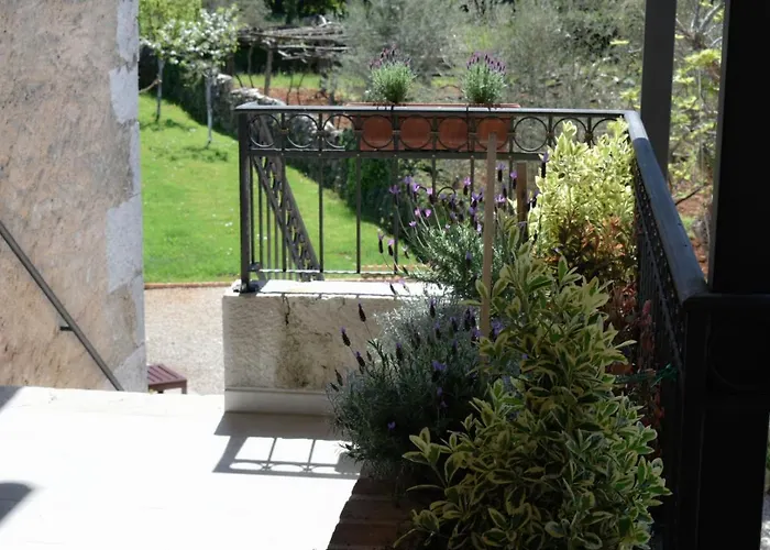 Ca'pietra, Rustic Stone House Willa Malinska