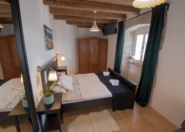 Ca'pietra, Rustic Stone House Willa