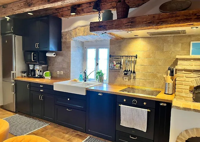 Ca'pietra, Rustic Stone House *