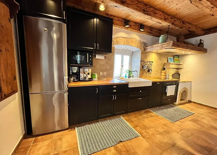 Ca'pietra, Rustic Stone House *